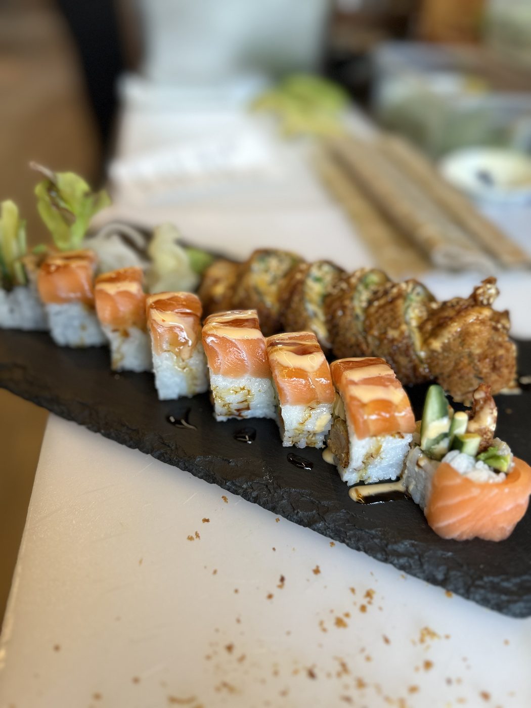 106. Sake Avo Maki (salmon, avocado)
